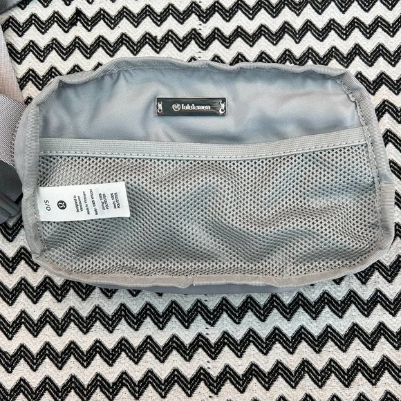 NWT Seal Grey lululemon Everywhere Belt Bag EBB 1L FAST SHIP - Picture 9 of 13